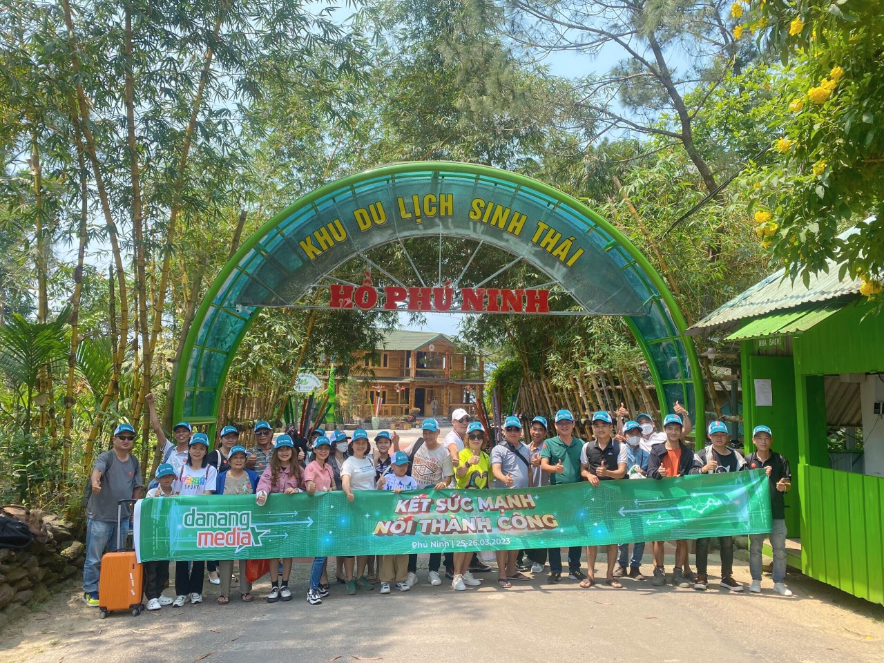 Company Trip kết hợp Team Building và Gala Dinner 2023