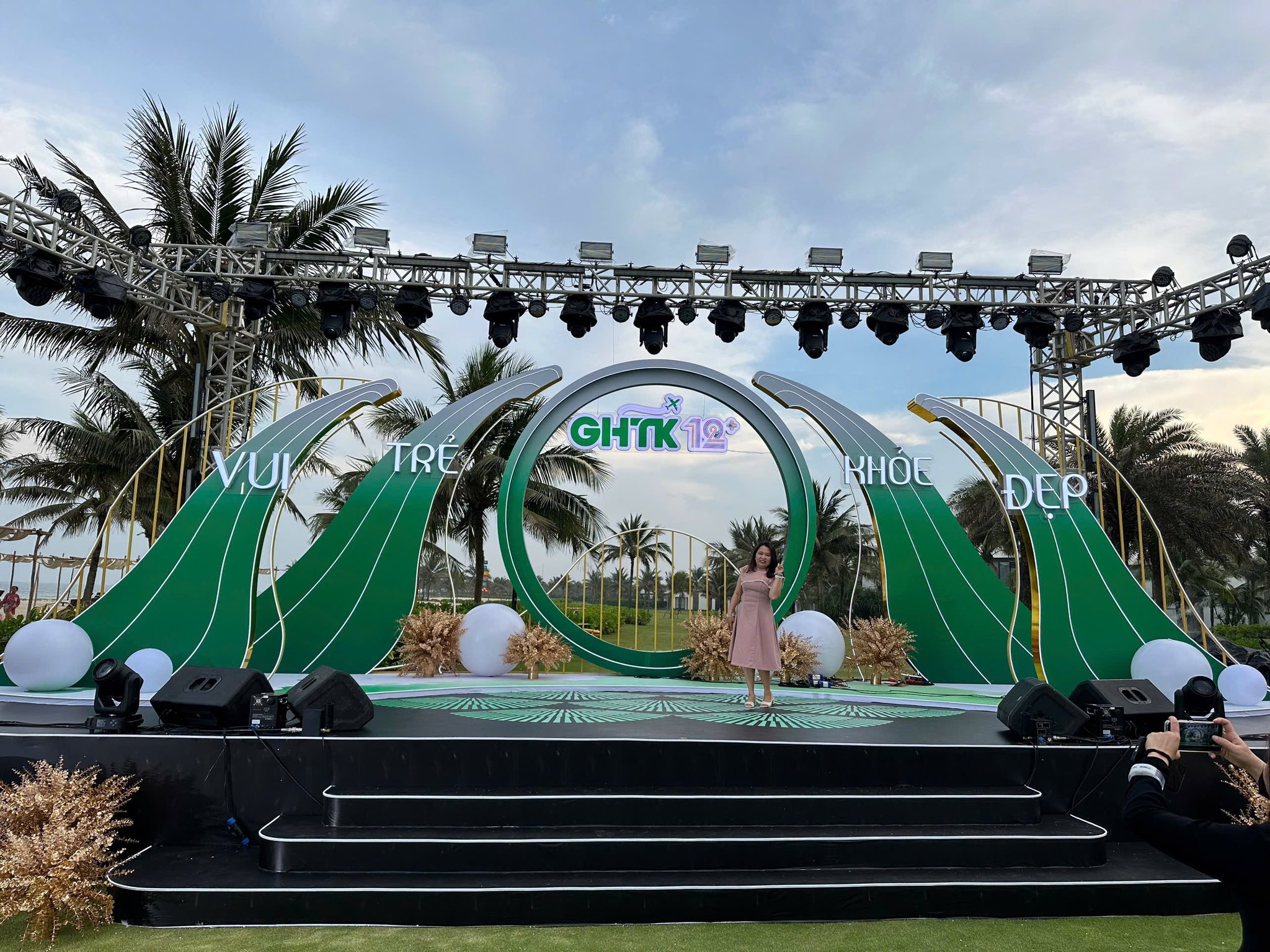 GALA DINNER – GIAO HÀNG TIẾT KIỆM