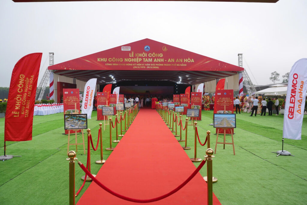 Nhà bạt không gian