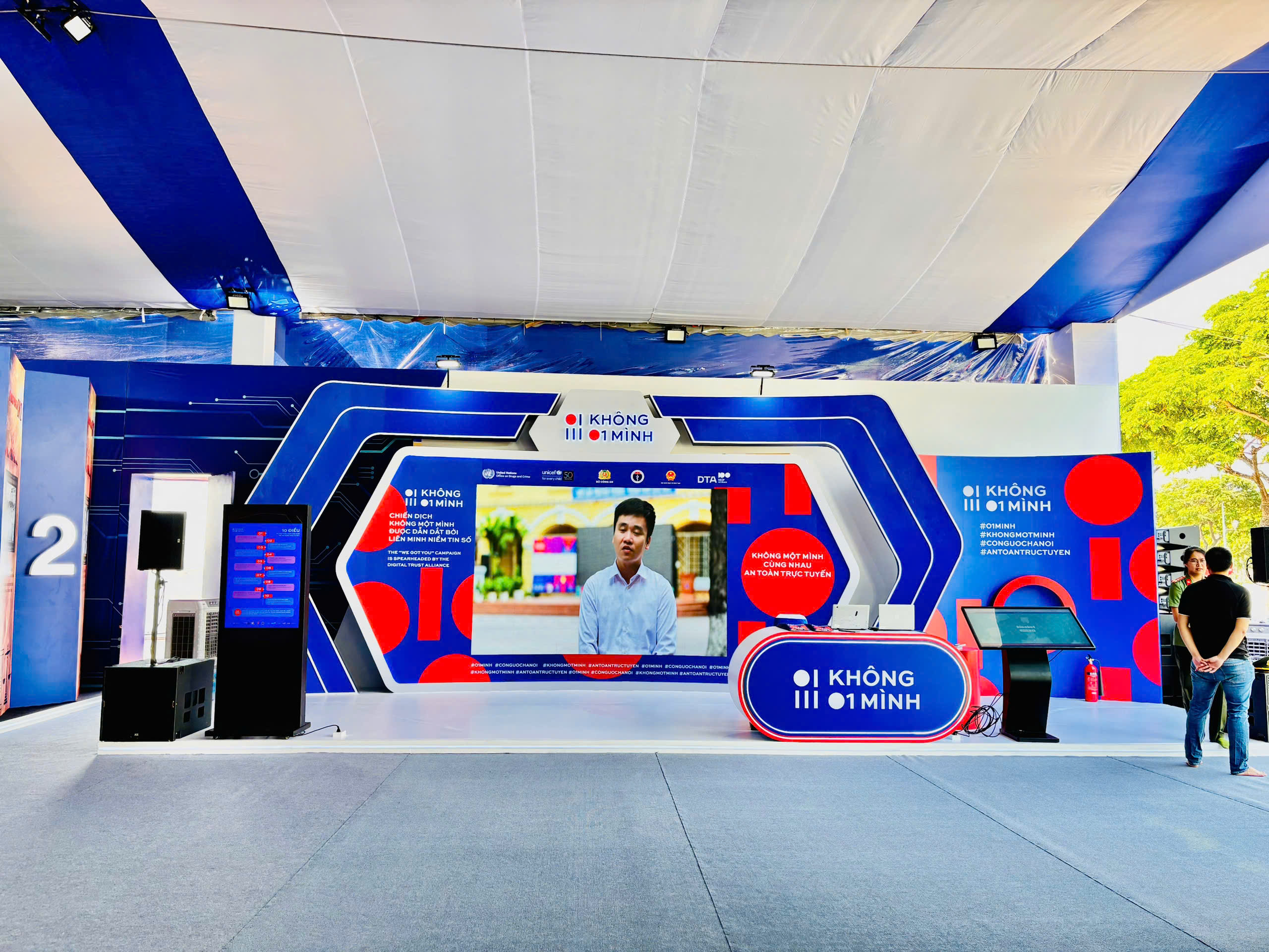Thi công photobooth sự kiện trọn gói và uy tín chọn Danangmedia